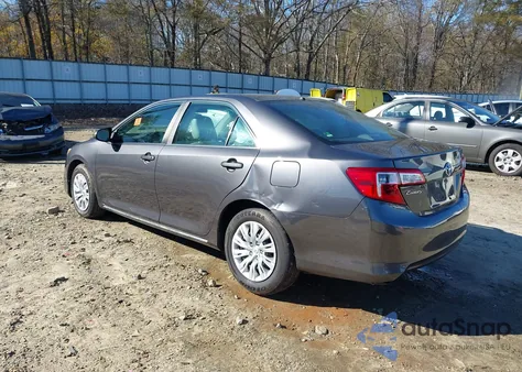 2014 Toyota Camry Le z USA, uszkodzony, nr VIN 4T4BF1FK0ER340627